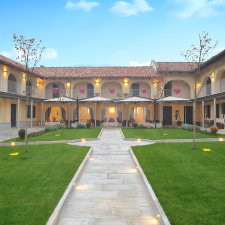 Agriturismo Cascina Varie Castagnito Eksteriør bilde