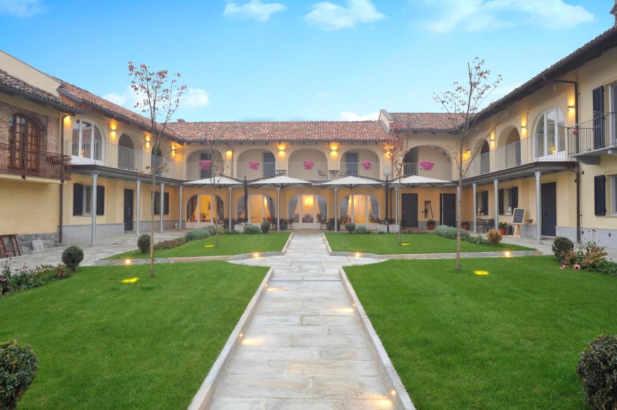 Agriturismo Cascina Varie Castagnito Eksteriør bilde