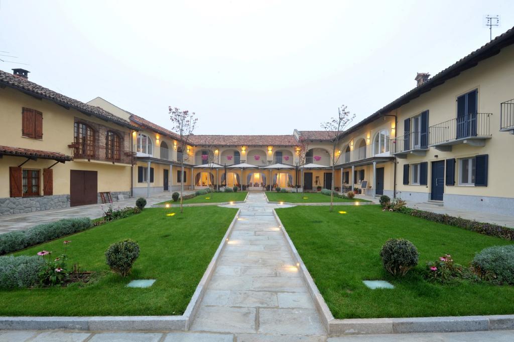 Agriturismo Cascina Varie Castagnito Eksteriør bilde