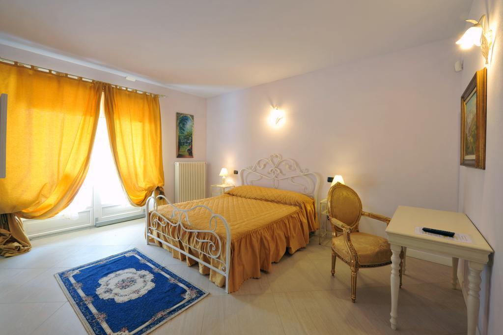 Agriturismo Cascina Varie Castagnito Eksteriør bilde