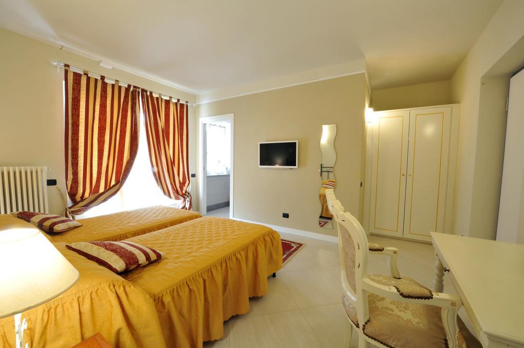 Agriturismo Cascina Varie Castagnito Eksteriør bilde