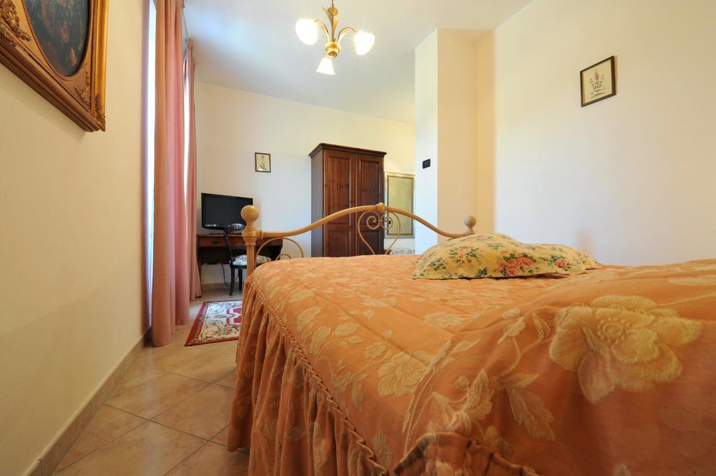 Agriturismo Cascina Varie Castagnito Eksteriør bilde