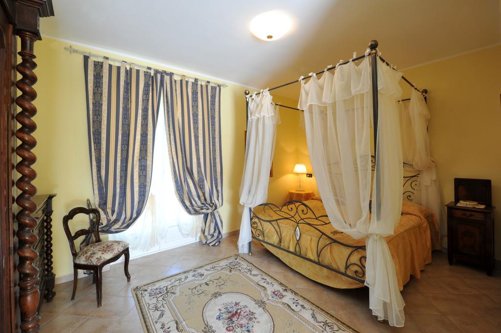 Agriturismo Cascina Varie Castagnito Eksteriør bilde