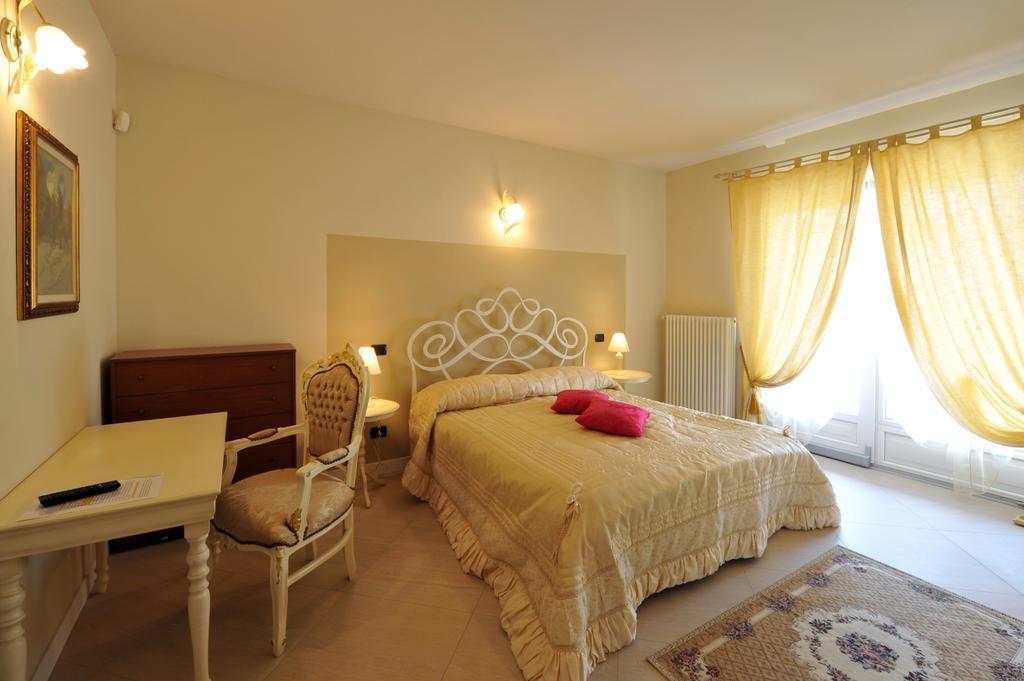 Agriturismo Cascina Varie Castagnito Eksteriør bilde