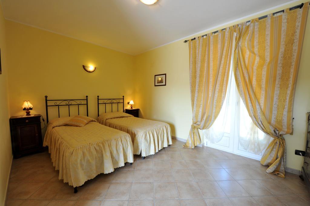 Agriturismo Cascina Varie Castagnito Eksteriør bilde